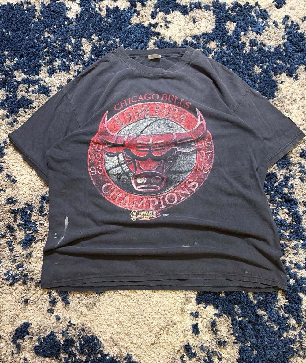 Vintage 1998 Chicago Bulls NBA Finals Champions Tour T-Shirt by Starter